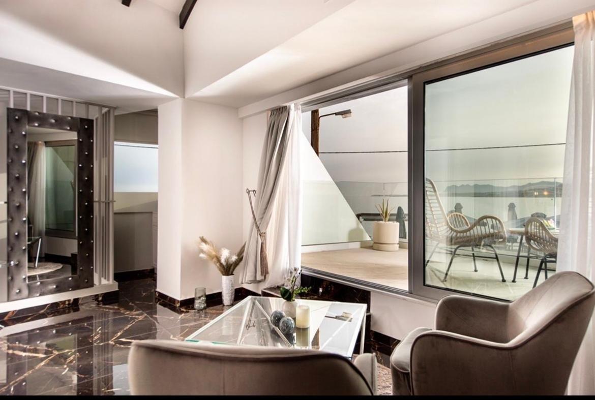 Apartament Mare 2 *